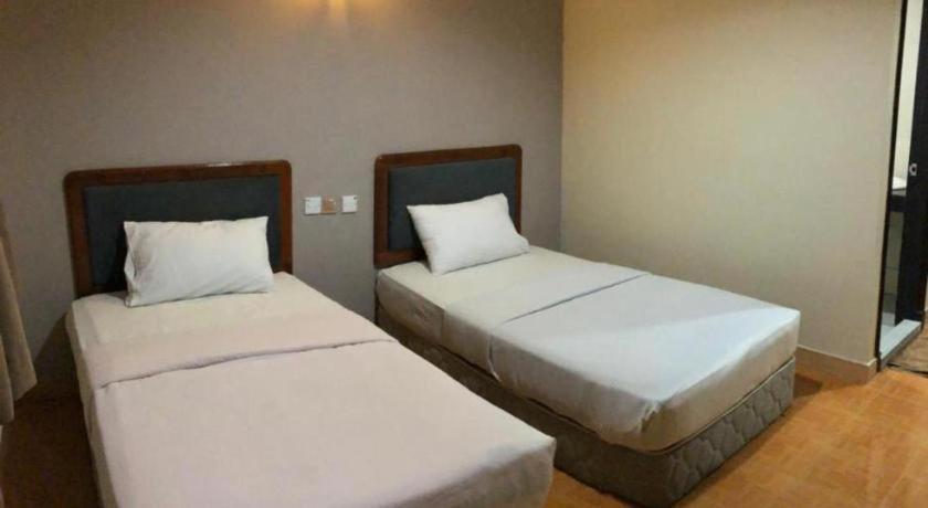 Hotel Perdana Lawas Exterior foto